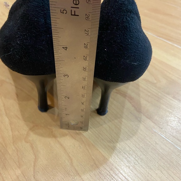 European Voko Vital size 8 velvet stilettos - Picture 3 of 4